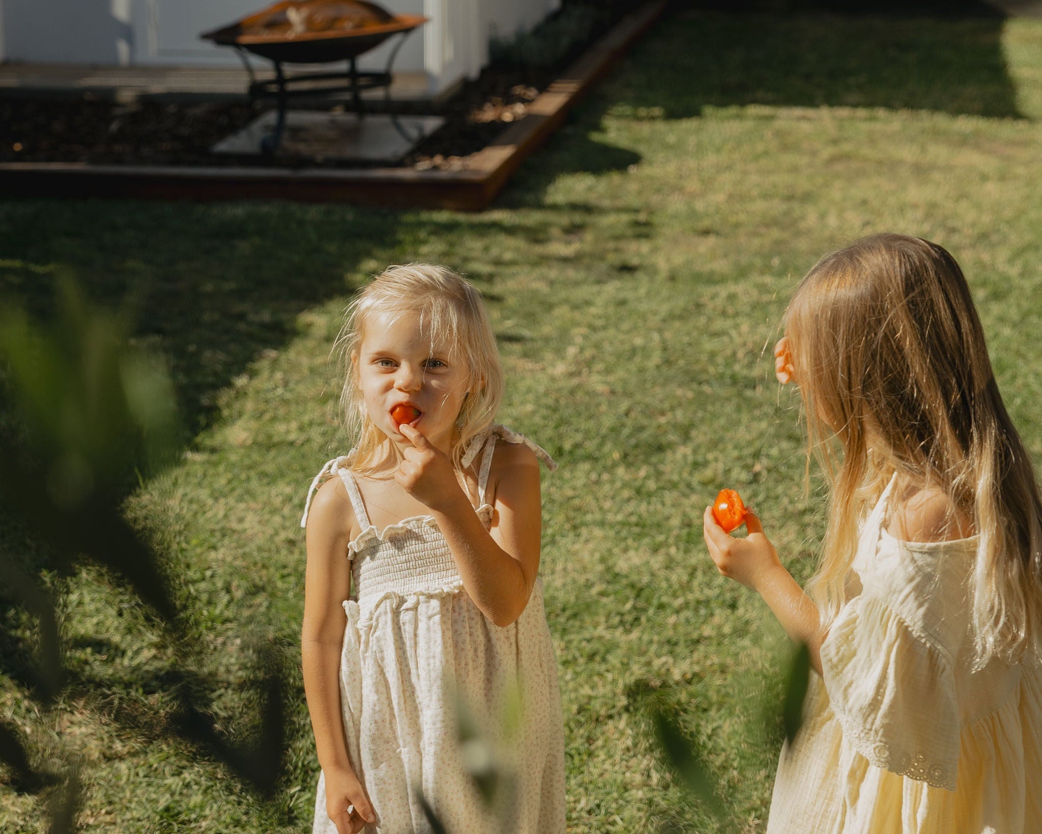 kids eating in the backyard