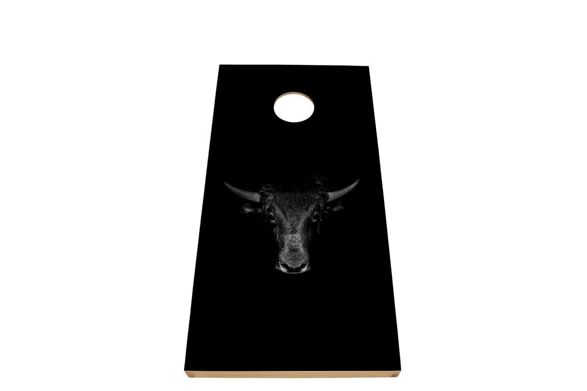 Bull Design Cornhole Board — bold bull vinyl decal on NZ pine and birch plywood